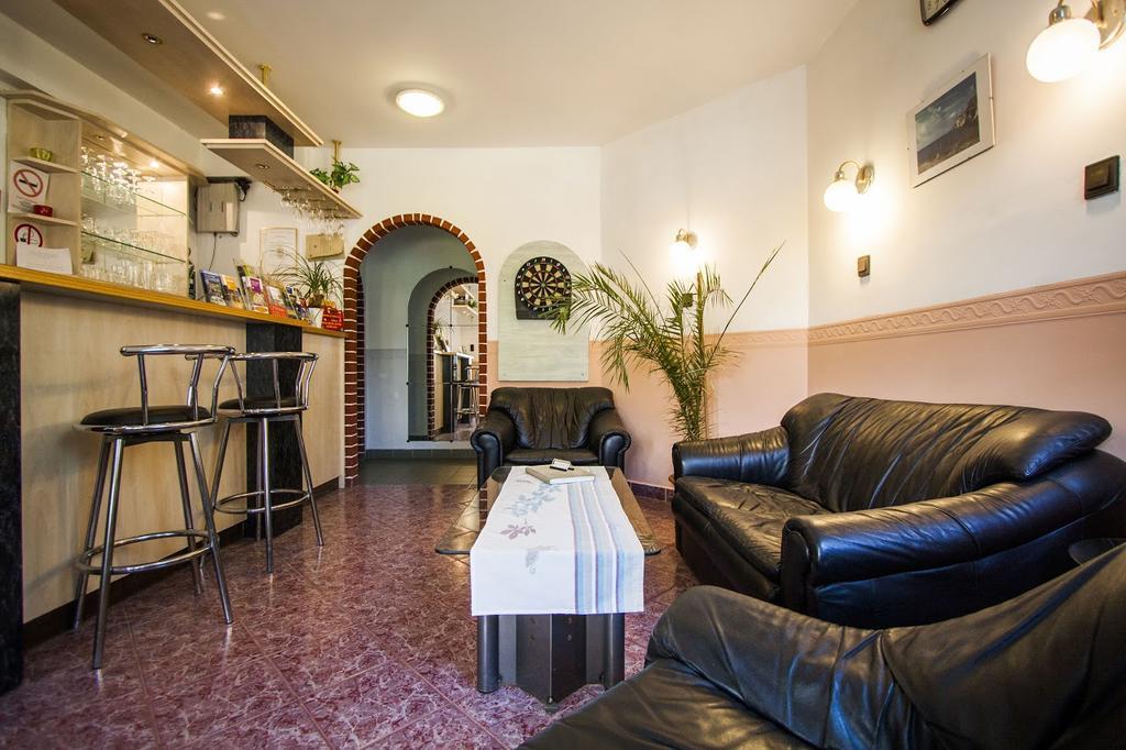 Dominika Apartman Hotel Budapest Exterior foto